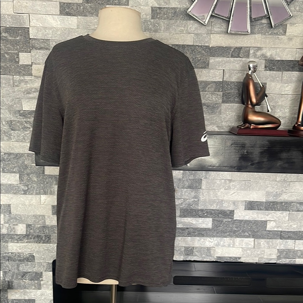 Oasics Short Sleeve Men's Gray  Crew Neck Tee Shirt Size L